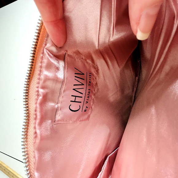 Chaviv by Violet Teriti Chic Metallic Pink Clutch Zip Close Chevron Design Purse - Picture 6 of 9